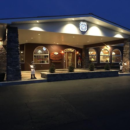 Landmark Motor Inn Гленс-Фолс Экстерьер фото